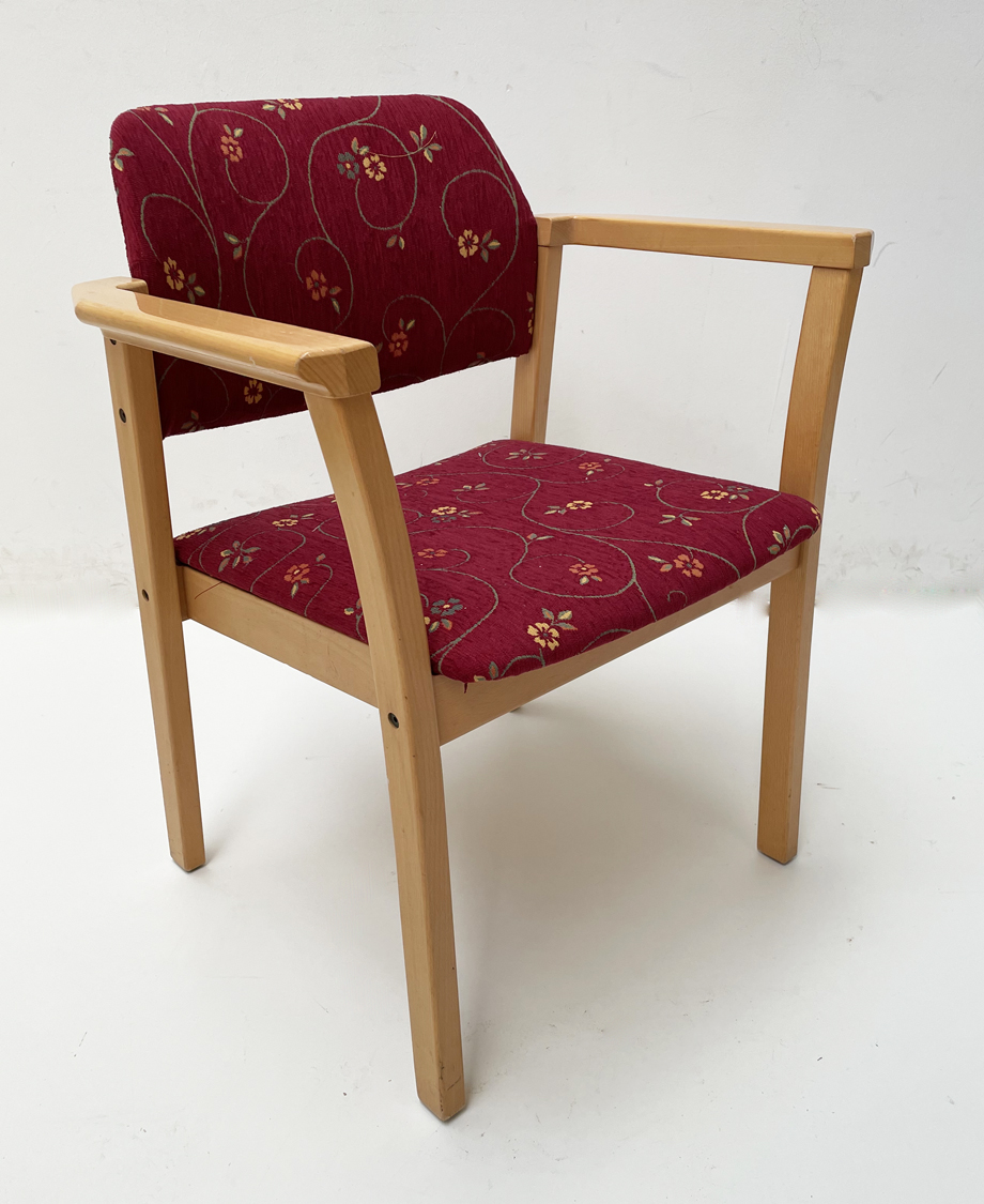 Neupolsterung EKA Wohnmöbel Esszimmer Stühle: Sitz und Rückenlehne, Pöchlarn Ranke Bordeaux
