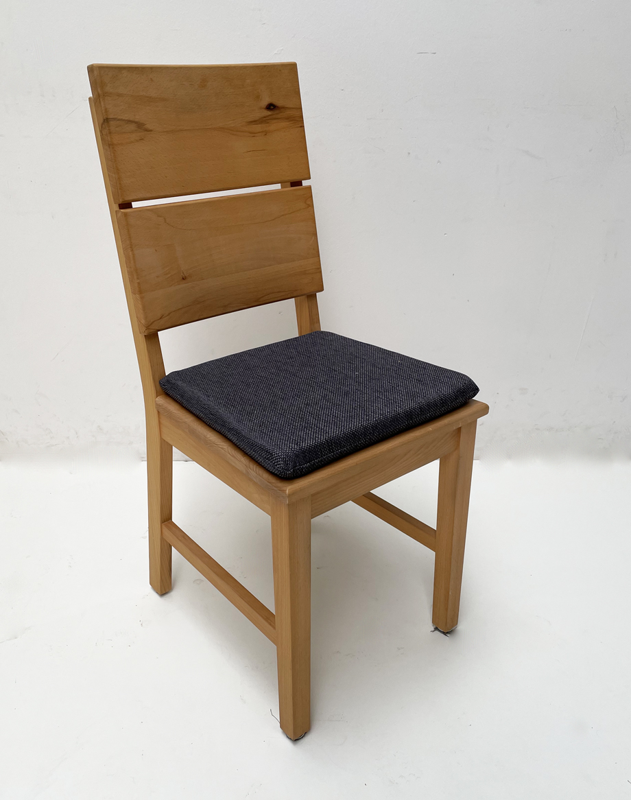 Neupolsterung Esszimmer Stuhl, Sitzpolster genäht, mit Laschen und Wendedruckknopf, Verano 689
