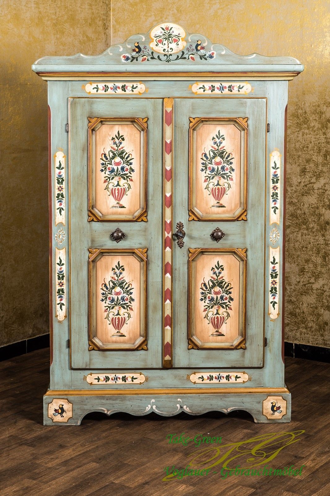 Voglauer Anno 1700 Altblau Bauernschrank Dielenschrank