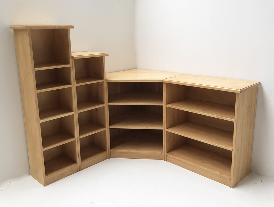 Bücherwand  Bücherregal Füssen Wertach 4-fach,  Ecklösung , Sondermaß mit Sockel