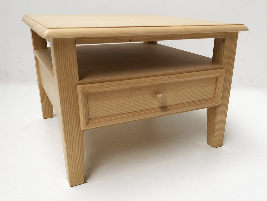 Couchtisch 70 x 70, Fichteplatte Rosner lackiert