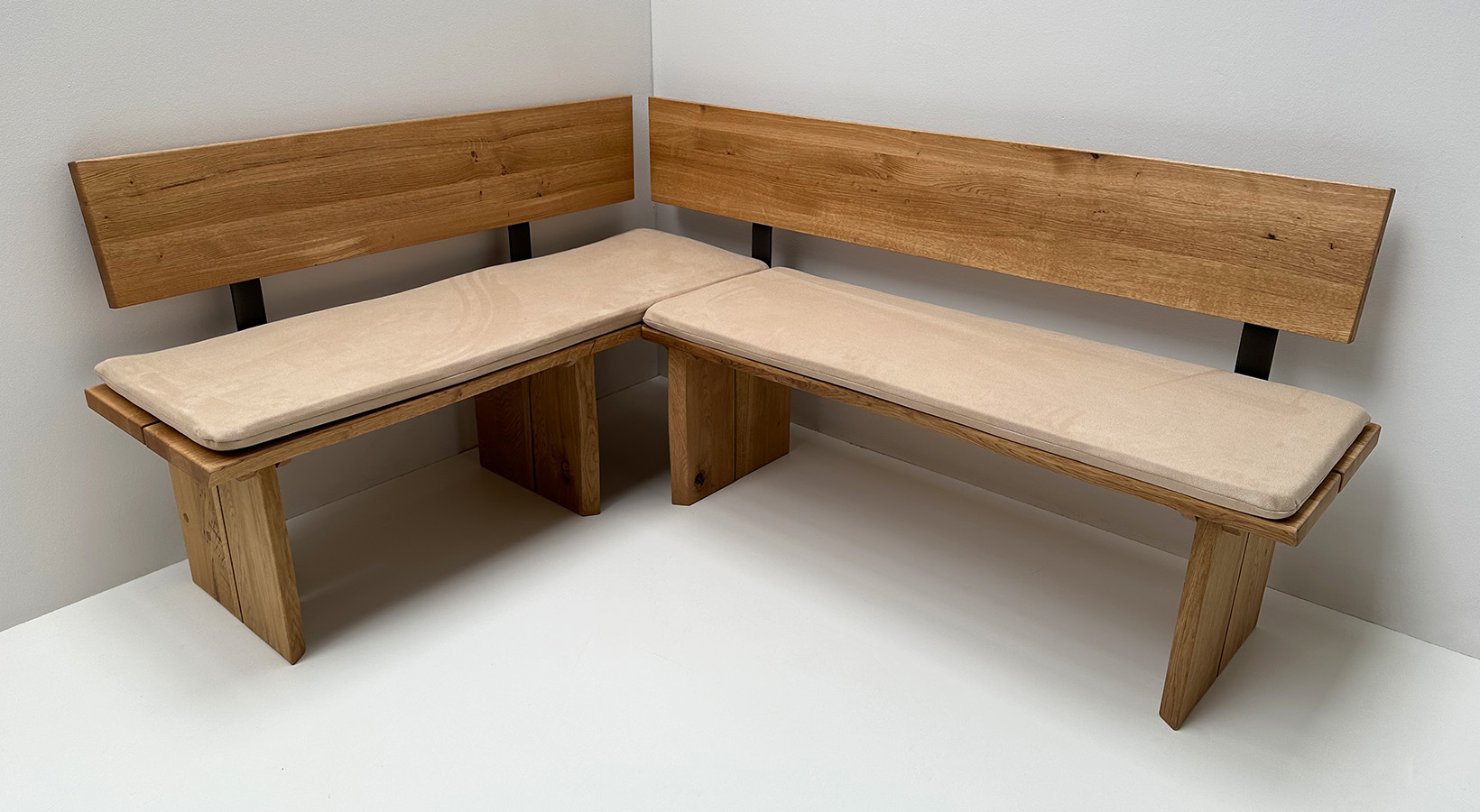 Sondermaß Baumbank Oviedo 150/190 cm Wildeiche, Rücken gerade, Holzkufen, Polster genäht, Touch 413
