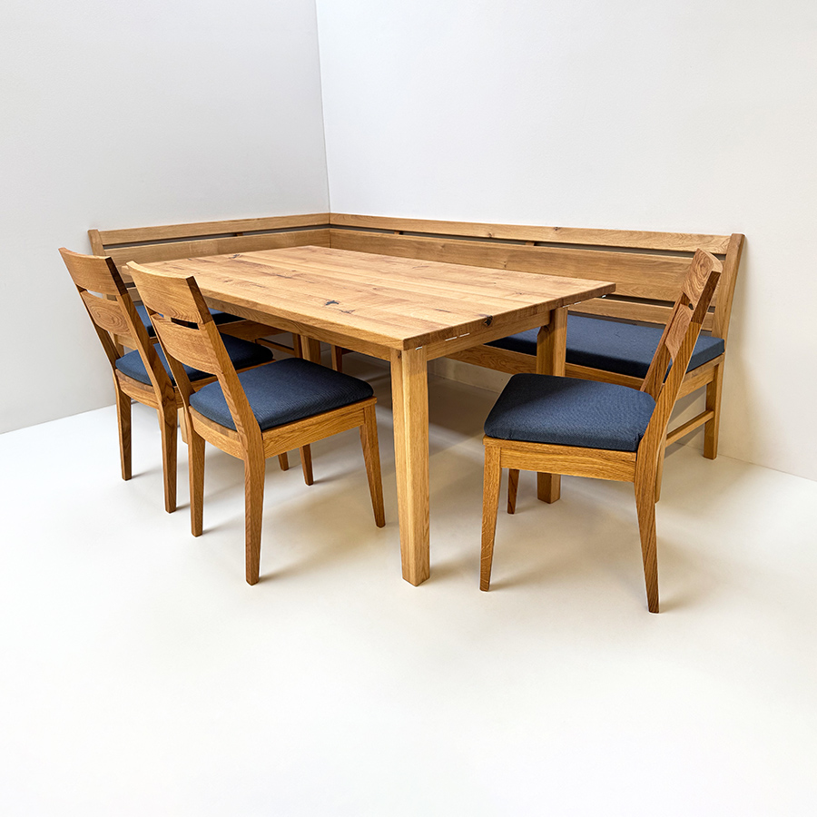 Eckbankgruppe Iseo Wildeiche geölt, Bank 140/245 cm, Tisch 90/170 cm, 3 Stühle Filippa-M, Verano 675