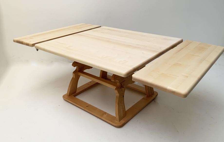 Jogl-Tisch Landau 120/120 mit Schub, Rosner lackiert, massive Ahornplatte, 2 Ansteckplatten geölt