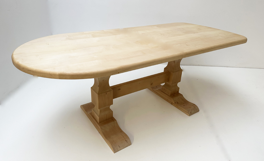 Klostertisch Mittelsäulen-Tisch mit Gefrästen Säulen, 90/200 cm Ovalplatte, Ahorn massiv geölt