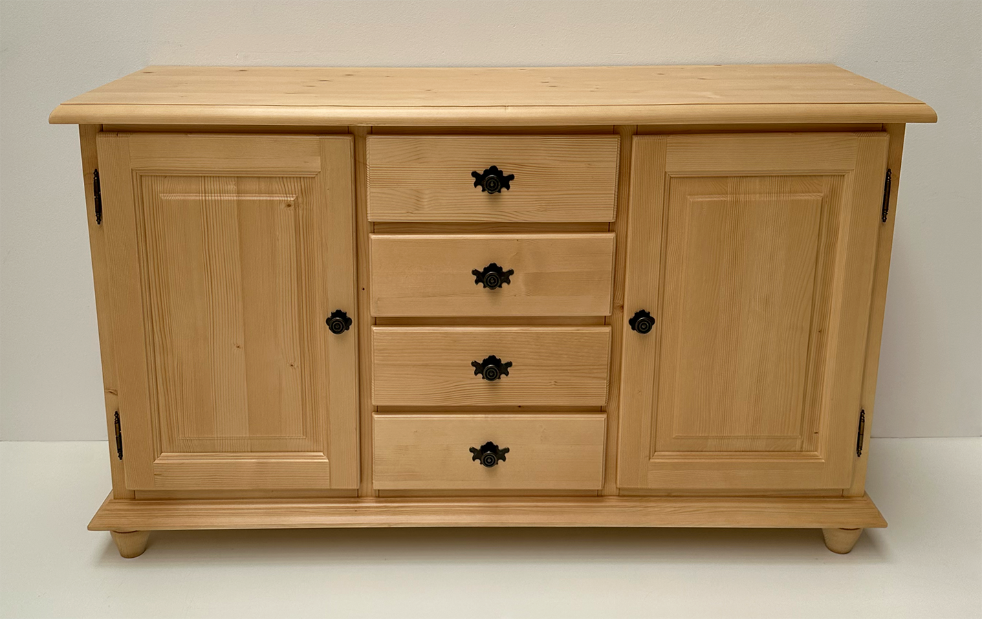 Anrichte Kommode Füssen 2-trg., 4 Schubladen Bluemotion, H82, Metallknopf