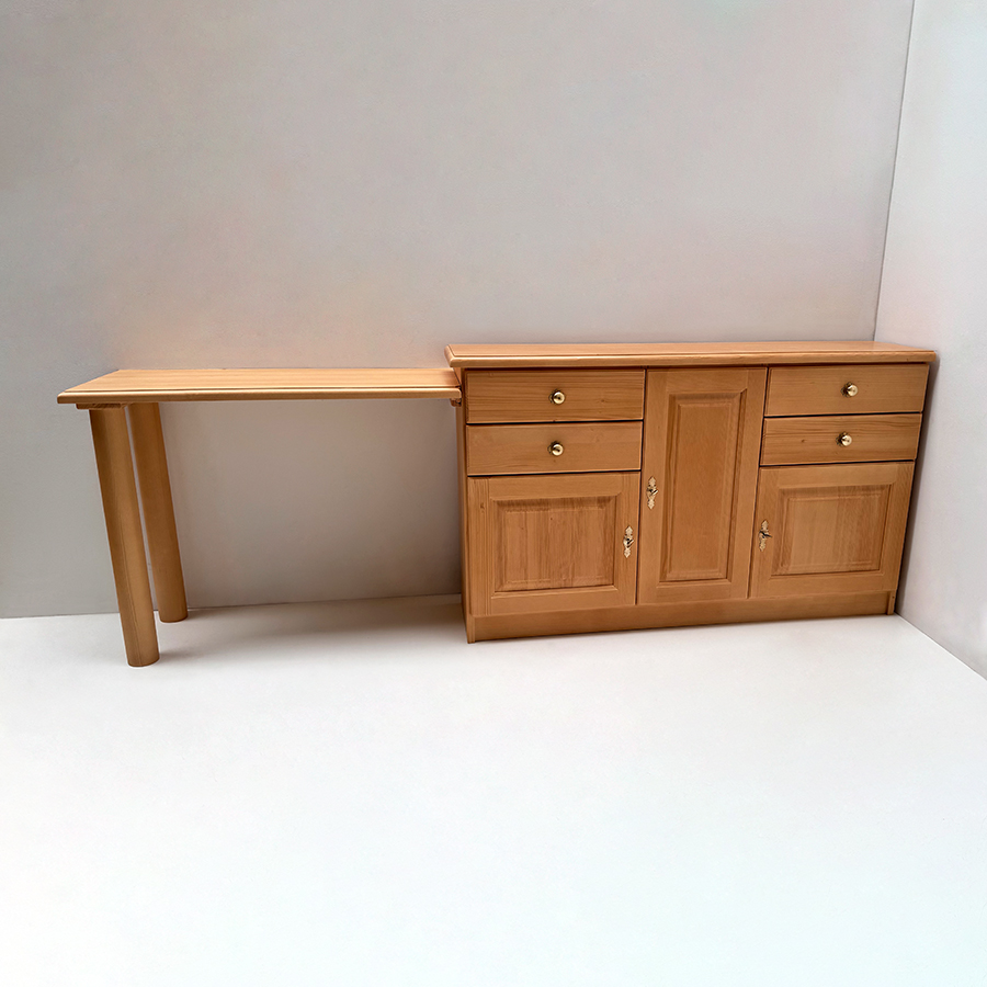 Anrichtenkombination Füssen rechts, 3 Türen, 4 Schubläden, mit Anstellschreibtisch