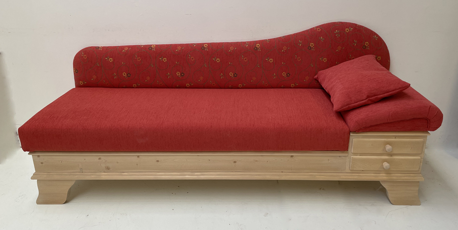 Sofa Liege Chiemgau Sonderlänge 205, Sitzhöhe 50 cm, Pöchlarn Ranke rot, Pöchlarn uni rot
