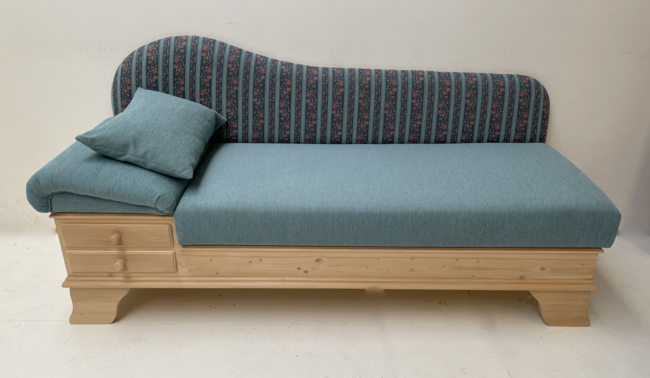 Sofa Liege Chiemgau, Sitzhöhe 50 cm, Waidhaus blau! Waidhofen blau! 38 Lagerstoffe preisgleich