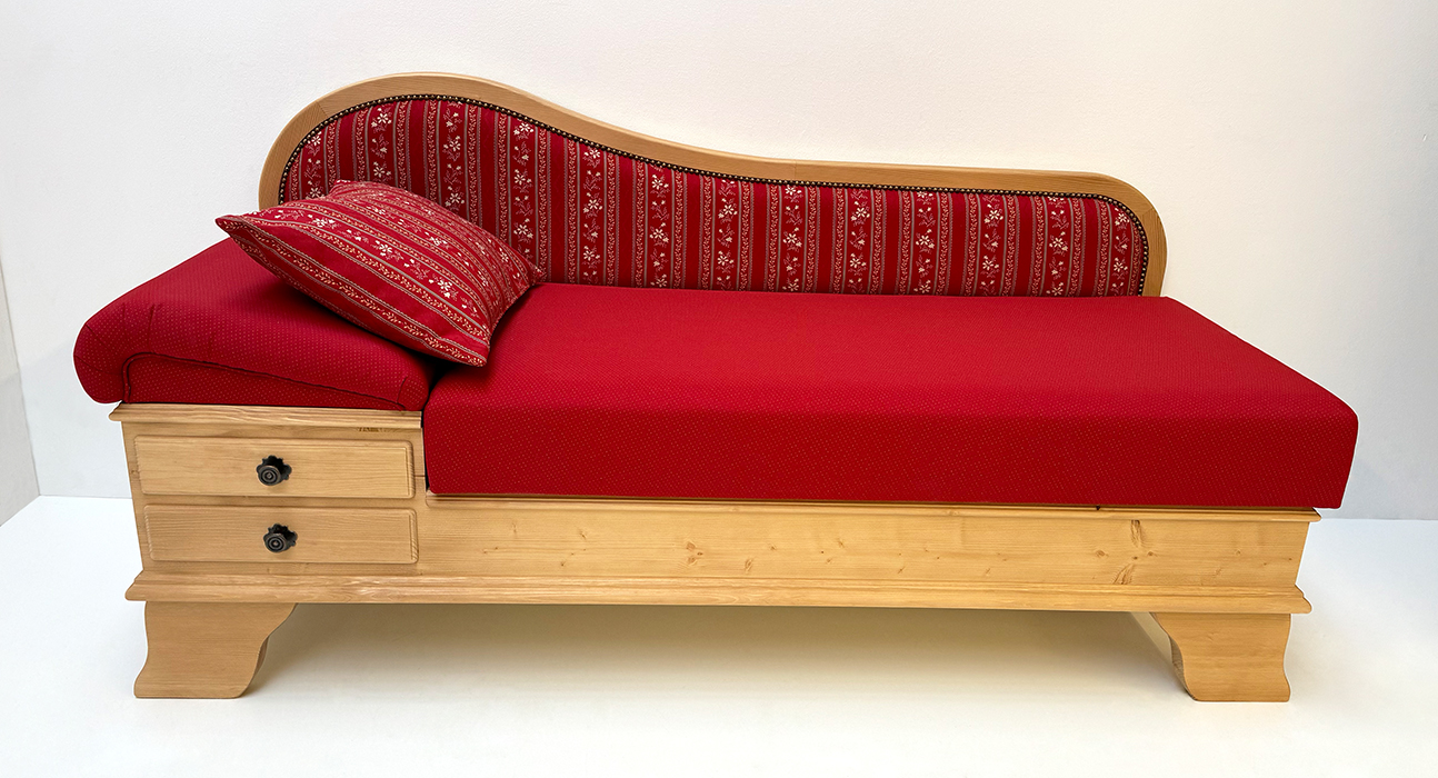 Sofa Liege Garmisch, Länge 180 cm, Sitzhöhe 50, Brixen TS-1667 Streifen rot , TS-1673 Uni Punkt rot