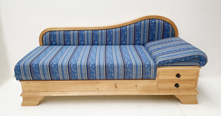 Sofa Liege Garmisch 180 cm, Holz Sölden 11457, Stoff Bormio blau TS-7758