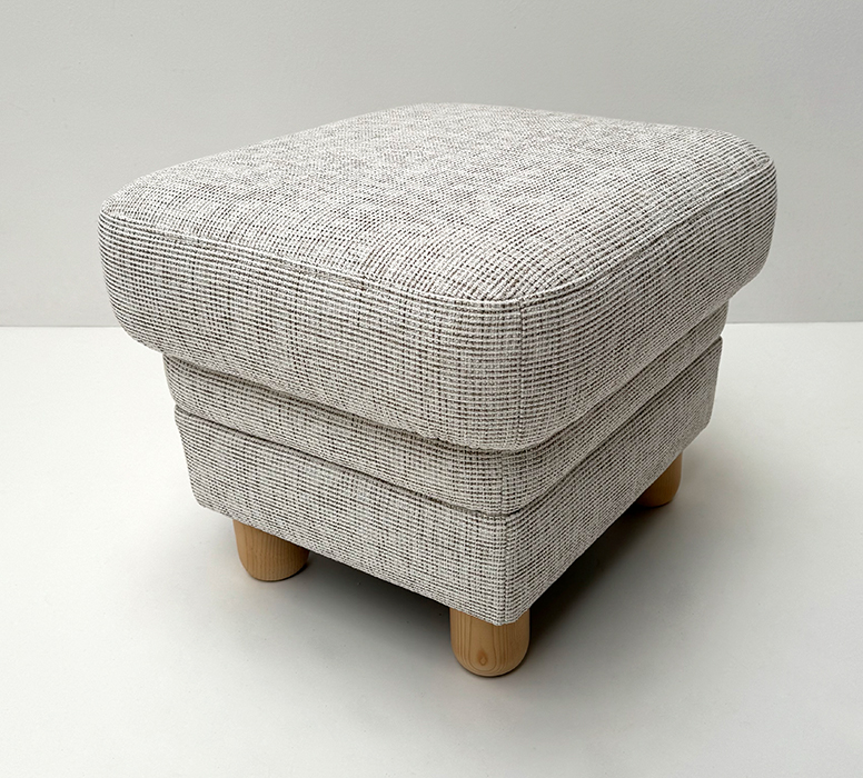Polsterhocker Wallis 344-07, Rundfüße Fichte, Rosner lackiert, Stoff Natura 801