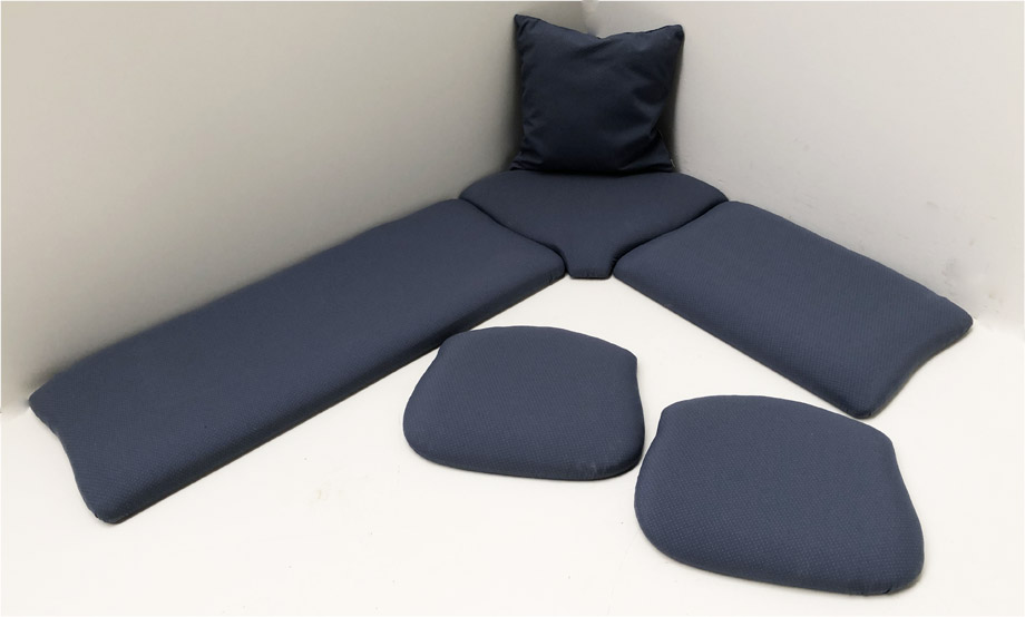 Kissensatz Polsterplatte Eckbankgruppe Amberg Piccolo 125/165, Wels blau, 38 Lagerstoffe