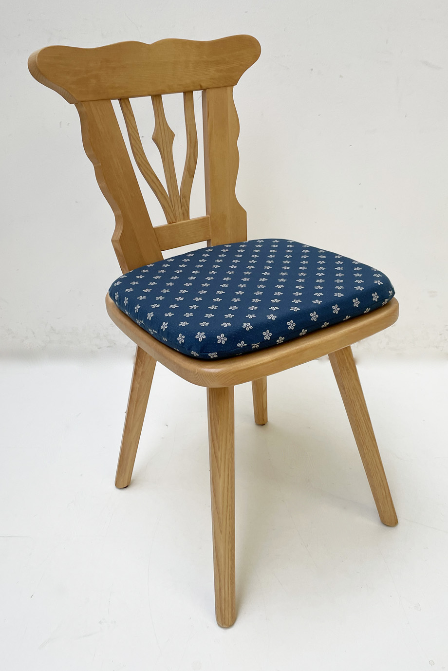 Sprossenstuhl Bauernstuhl 1015,  Fichte massiv, Rosner lackiert, Polster genäht, Lasche, AF-74851-3