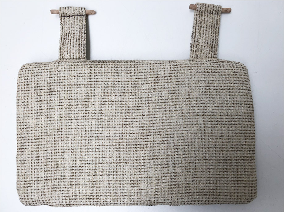 Polstersatz EKA Eckbankgruppe  Rückenkissen,  Befestigung Rückenpolster mit Lasche und Holzdübel