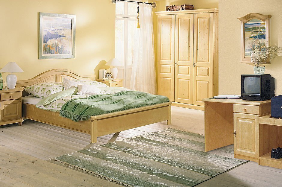 Schlafzimmer Trient, Schrank 3-trg., Hotel-Doppelbett 180 cm, 2 Nachtkommden