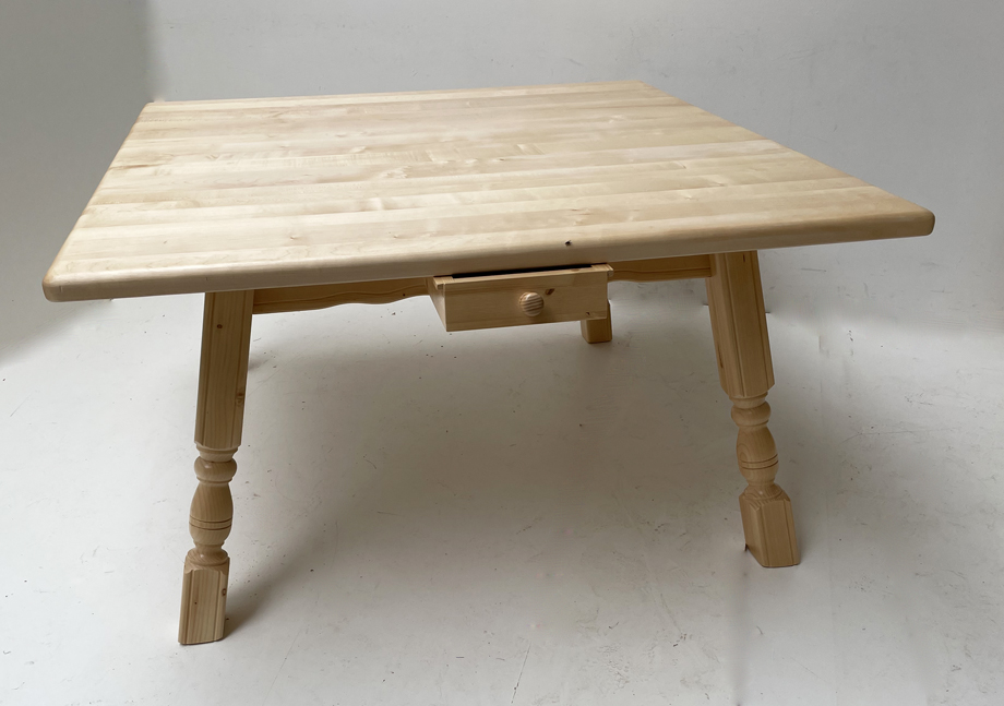 Vierfußtisch 4510 mit Schubladen, Ahornplatte 140/140 cm, geölt