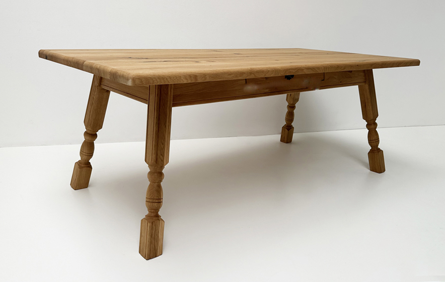 Vierfußtisch 4510-Amberg, Wildeiche, 100/200 cm, gerade Zarge, mit Schubladen