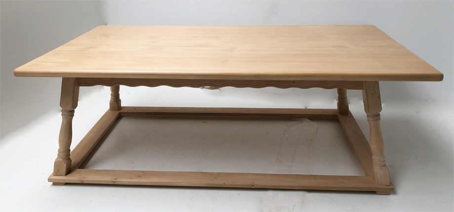 Vierfußtisch 4520 Amberg 120/220 mit Fußrahmen