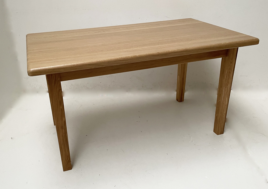 Vierfußtisch ISEO, Wildeiche 145/85 cm, Platte 4 cm stark, Profil R20