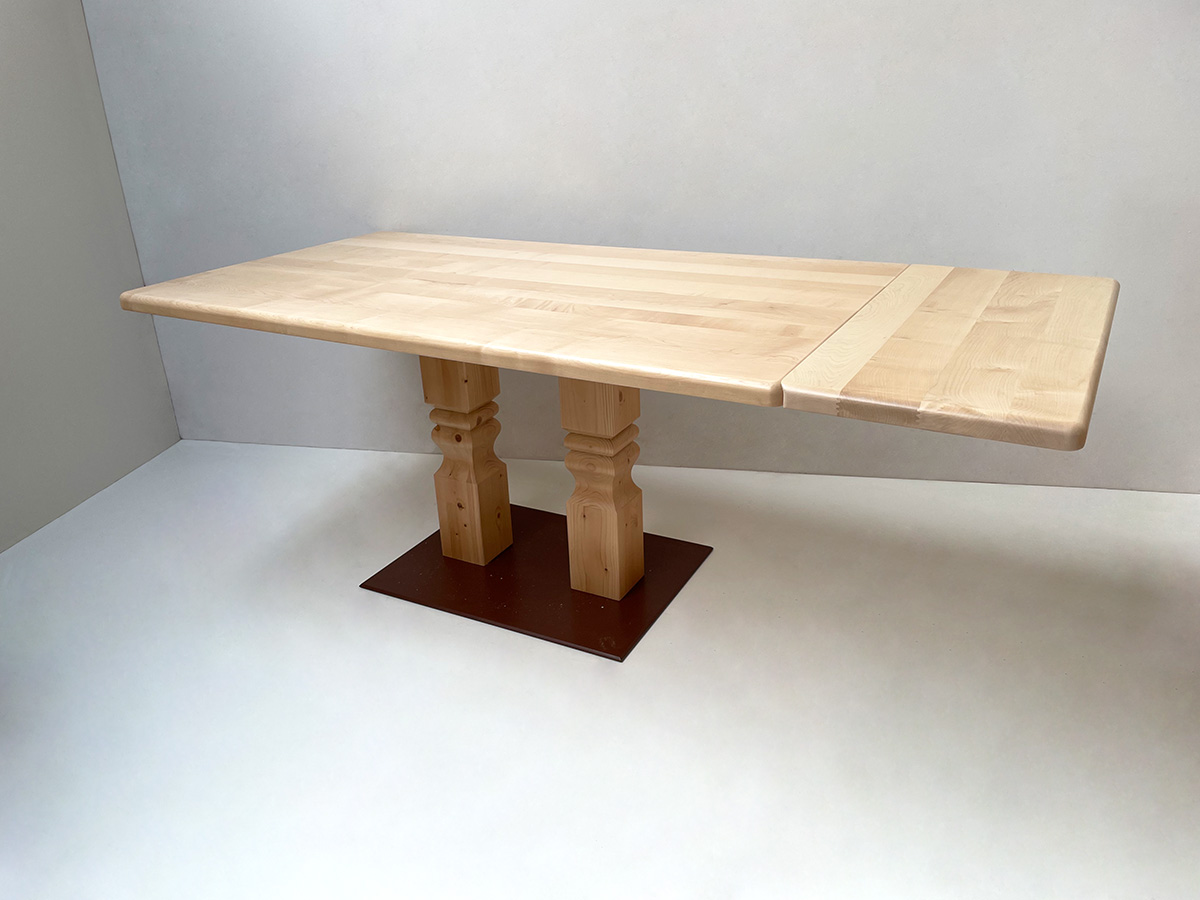 Mittelsäulen-Tisch gefräst, mit Fußscheibe Metall , Ahornplatte 90/160 cm, Ansteckplatte 40 cm