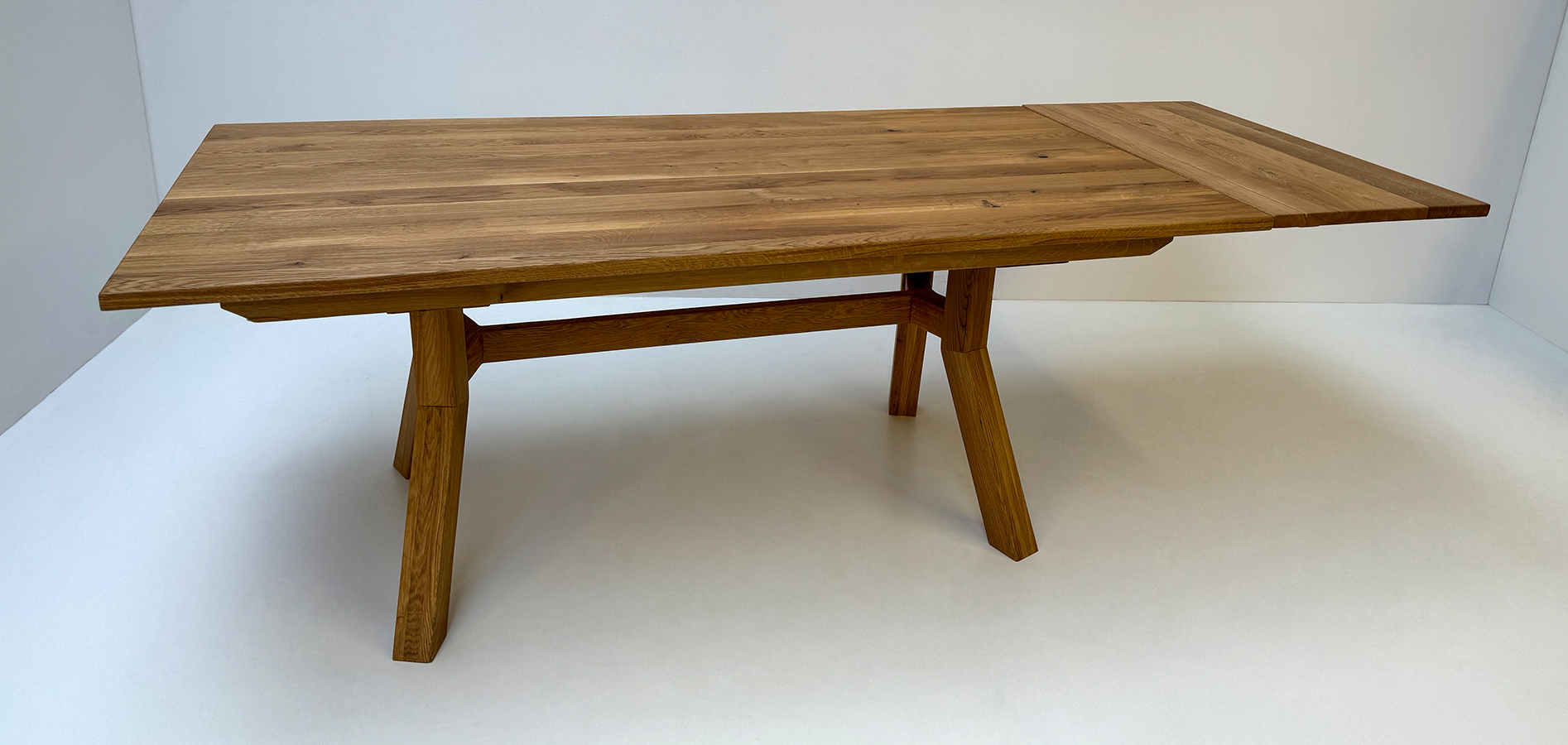 Esstisch Massivholztisch WYYATT, 185/95 cm, mit Auszugsplatte 50 cm, Wildeiche geölt