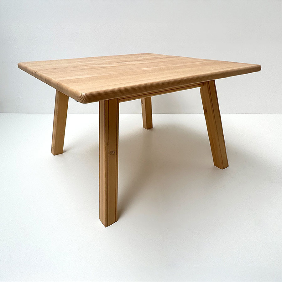 Vierfußtisch 4510G Rosenheim, ohne Schubladen,Zargenhöhe höher, gerader Fuß, Fichteplatte 120/120 cm