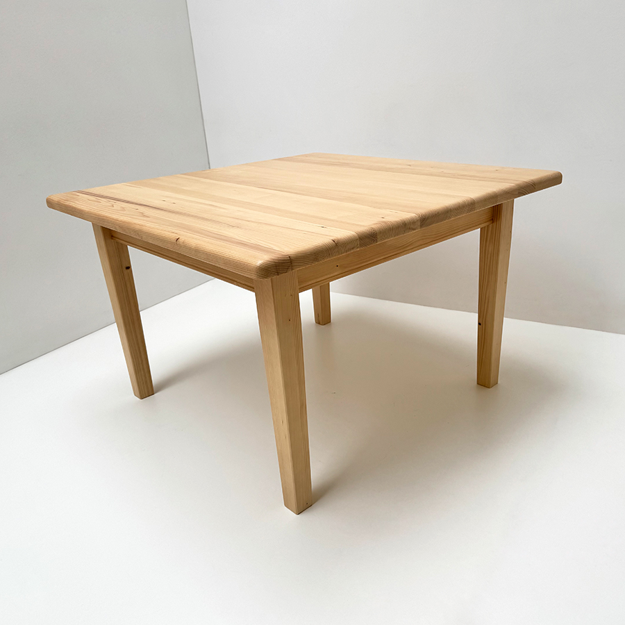Vierfußtisch Nürnberg 120/120 mit-Schiebeplattenfunktion 40 cm