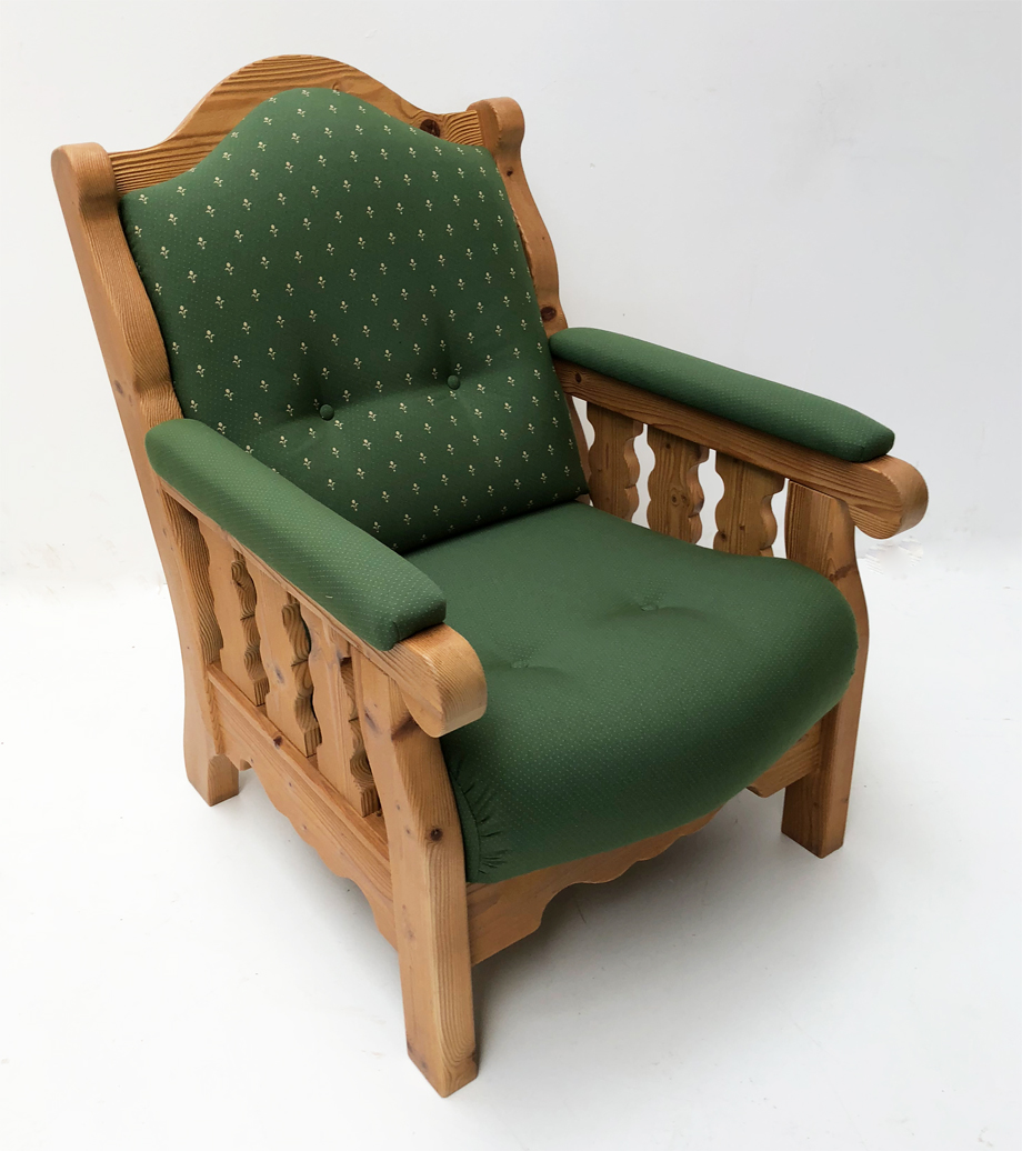 Sofa Sessel Voglauer Anno 1900, Oberfläche Waldfichte, Neupolsterung Stoff Kundl grün, Wels grün