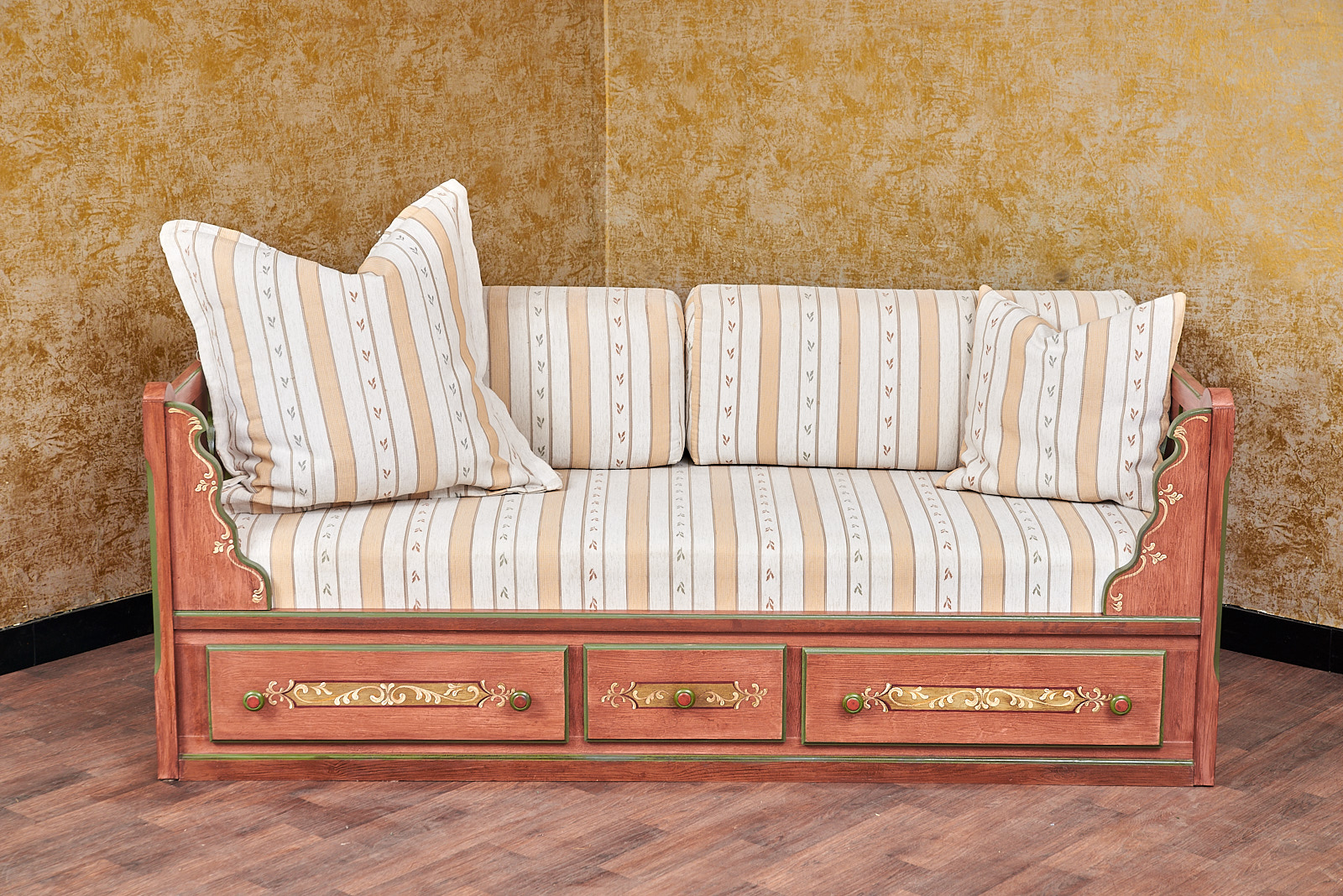 Voglauer Anno 1800 Altrosa Bauernliege Schlafcouch