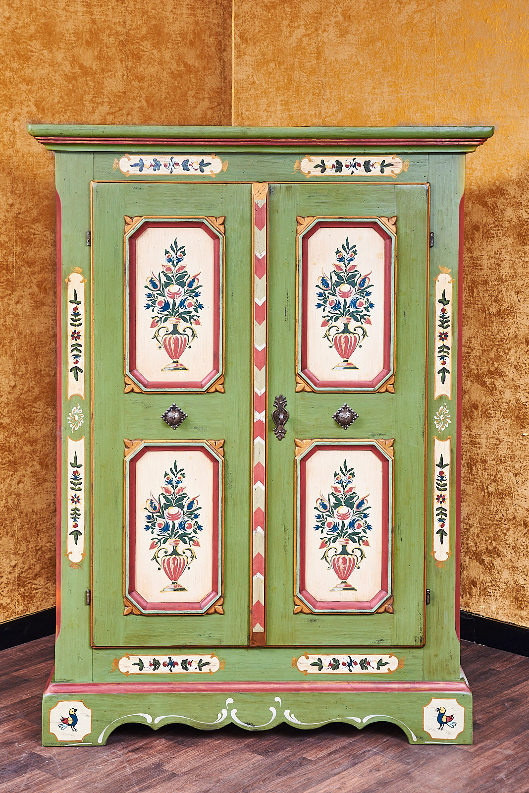 Voglauer Anno 1700 Bauernschrank Esszimmer Schrank