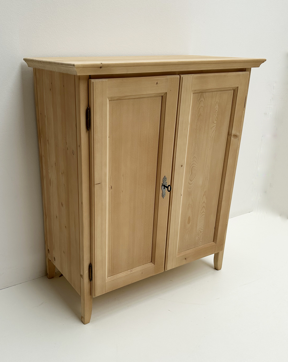 Anrichte NÜRNBERG, MERANO, 2-trg., Rosner gewachst