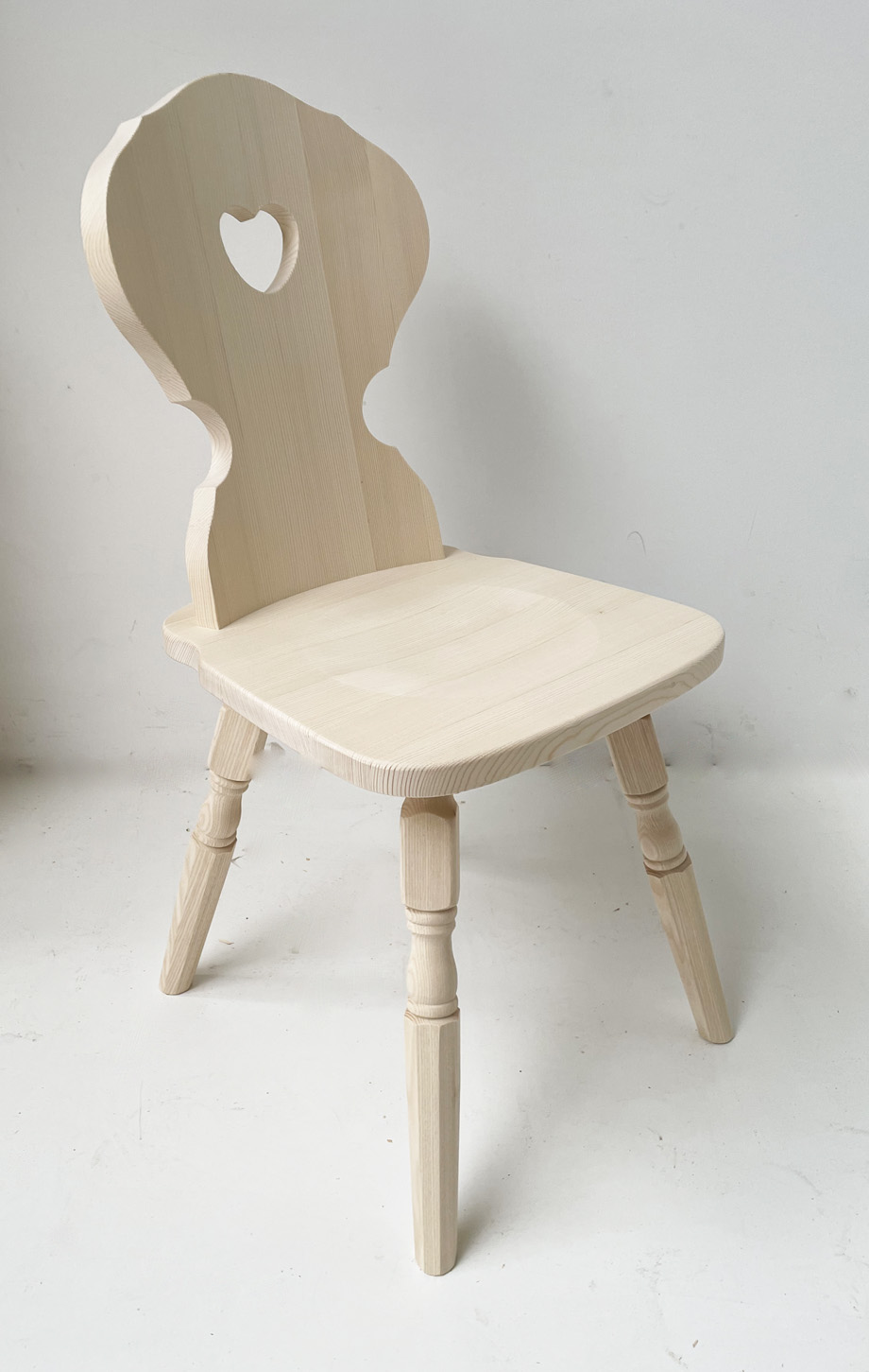 Bauernstuhl Munich, München, gedrechselter Fuß, Fichte, roh