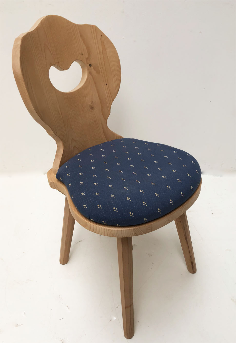 Bauernstuhl Landau mit Polsterplatte, Stoff Kundl blau , jetzt in 38 Lagerstoffen preisgleich