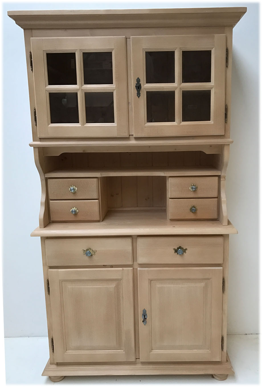 Buffet Rosenheim Prien, Mittelteil mit Schubladen, Kasetten abgeplattet, Hartwachs