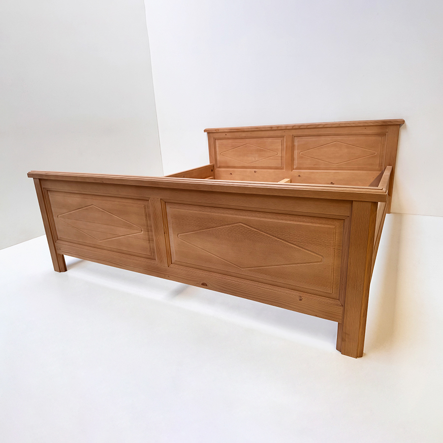 Doppelbett Firenze-Mozart 180x200, mit Raute, Rosner gewachst