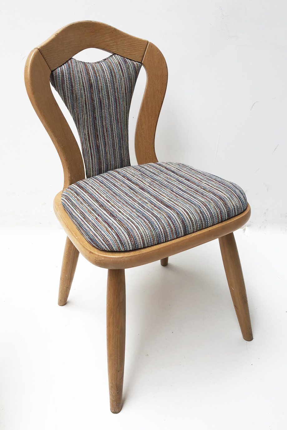 Neupolsterung EKA Esszimmer Stühle. Sitz und Rückenlehne