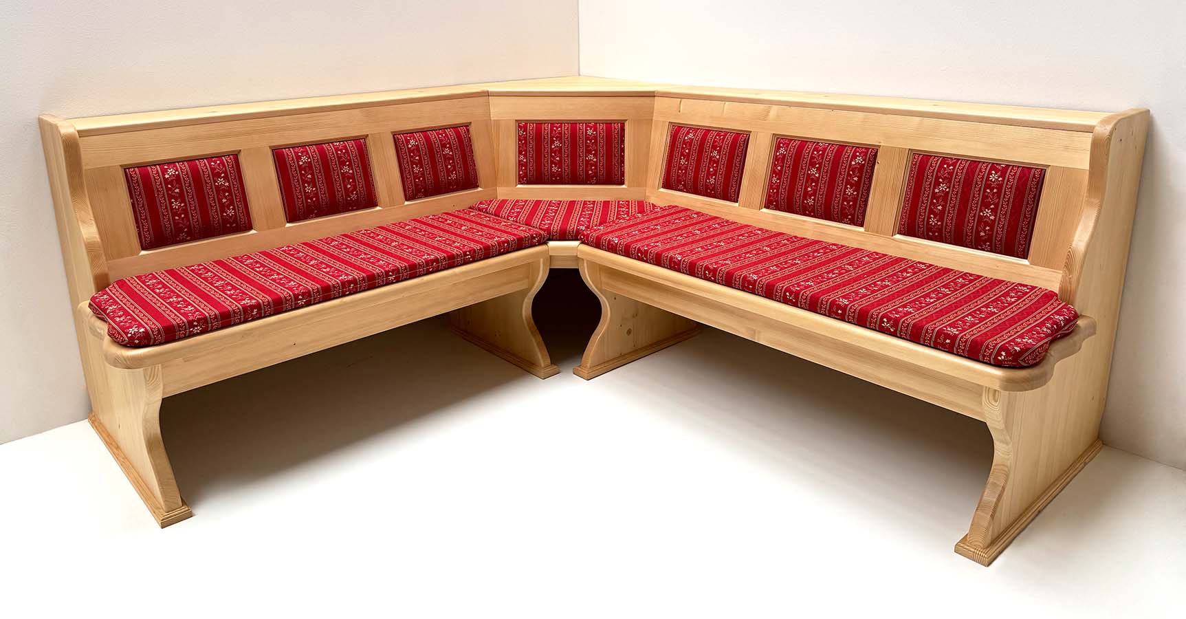 Eckbank Lindau 200/210, Ablagen- Wangenverbreiterung, Kassettenpolster TS-1667, Polster genäht