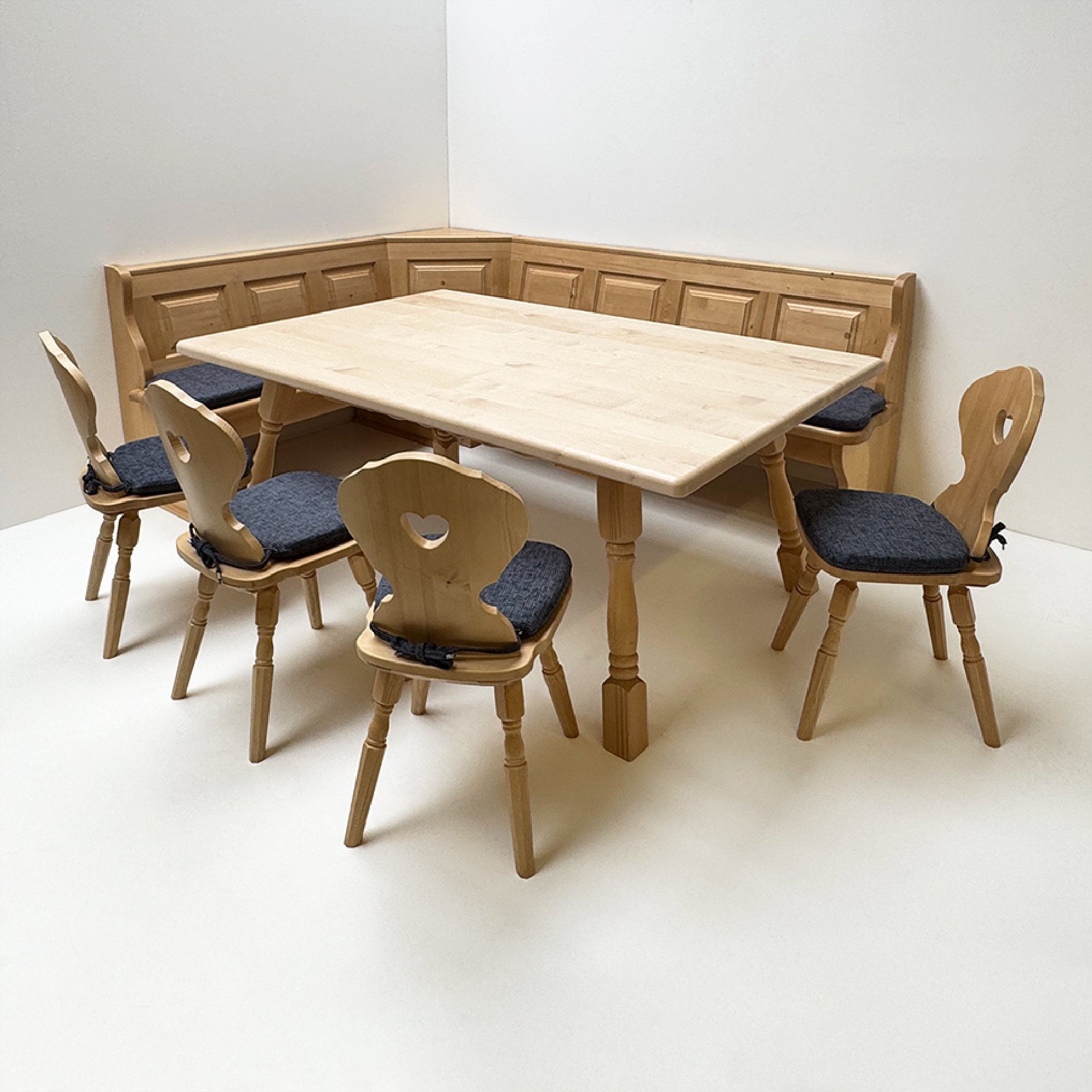 Eckbankgruppe Lindau 185/240 cm, Truhen, Tisch 4510-Amberg 120/180 Ahorn, Polster genäht, Natura 812