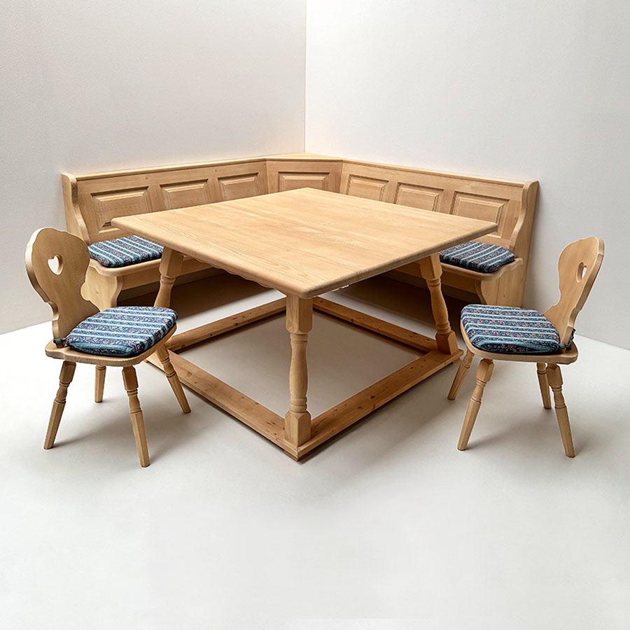 Eckbankgruppe LINDAU 205/205 Truhen, Tisch 4520-Amberg, Bauernstühle Munich, Polster genäht Waidhaus