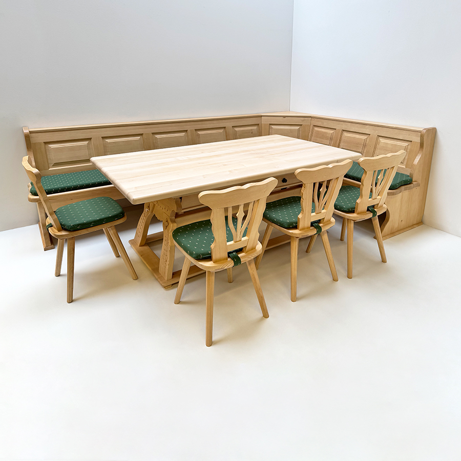 Eckbankgruppe LINDAU 300/200, Truhen, Ecke aufklapp, Jogl-Tisch Landau 110/180 , Stuhl 1015, Kundl