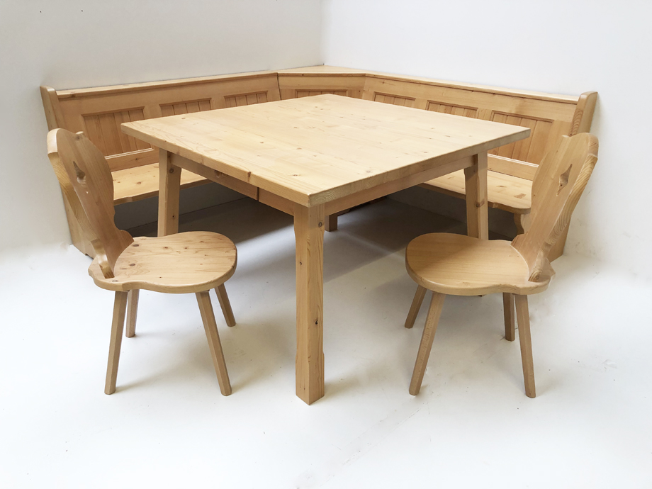 Eckbankgruppe Rosenheim 195/195 cm, Vierfußtisch 120/120 cm, Schragentisch, 2 Stühle