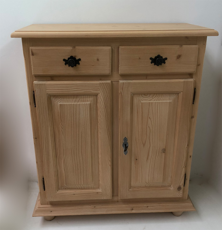 Hochkommode Wertach, Füssen, mit Metallknöpfen und Rosetten, Rosner gewachst