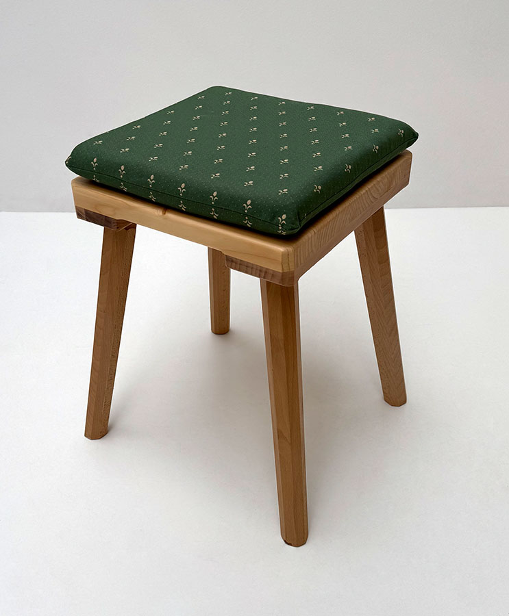 Bauernstuhl Holz Hocker Amberg Landau mit Eingriff, Polster genäht, Kundl grün