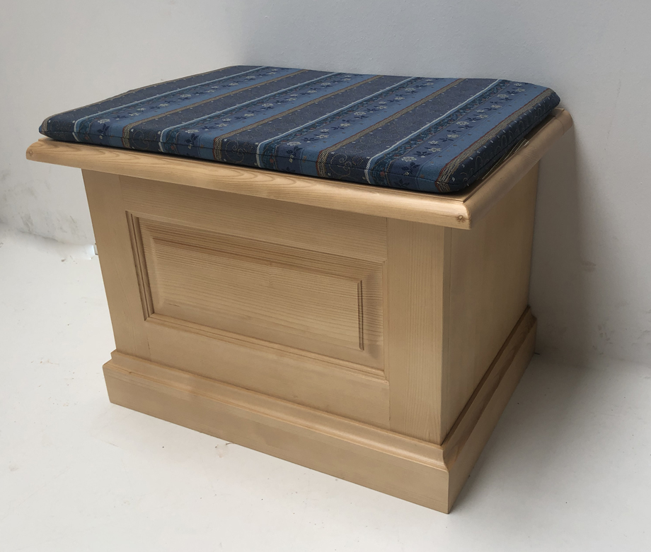 Truhe Füssen,  Holztruhe aufklappbar, Sondermaßtruhe 70/50/48 cm , Polster TS-2389