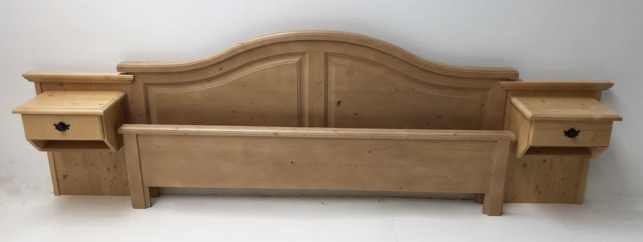 Hotel Doppelbett Trient 180/200 cm, Hotel-Doppelbett , niedriges Fußteil, Nachtkonsolen B 50 cm