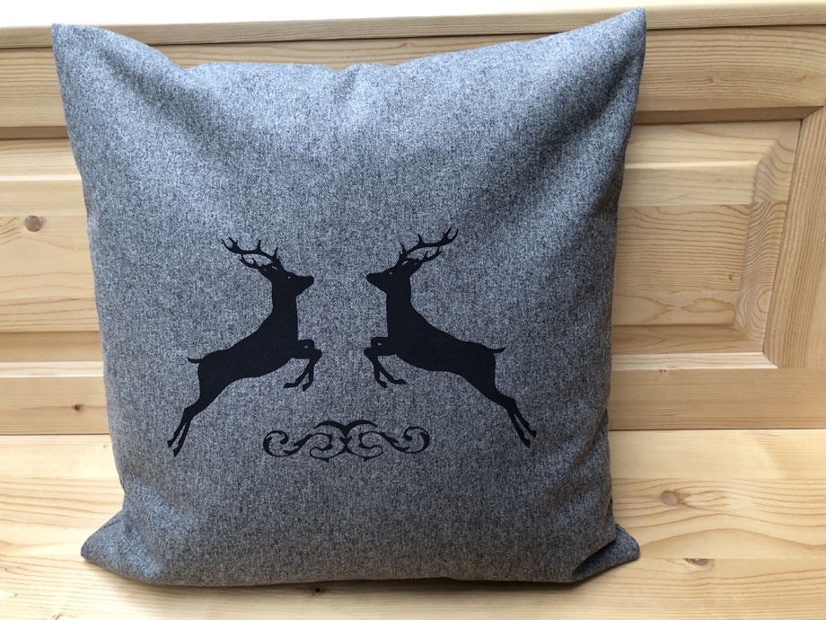 Federkissen, Kissen genäht  50/50 cm mit Reissverschluss, Stoff Hubertus caramel