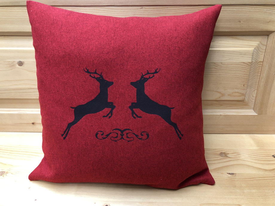 Federkissen, Kissen genäht  50/50 cm mit Reissverschluss, Stoff Hubertus rot