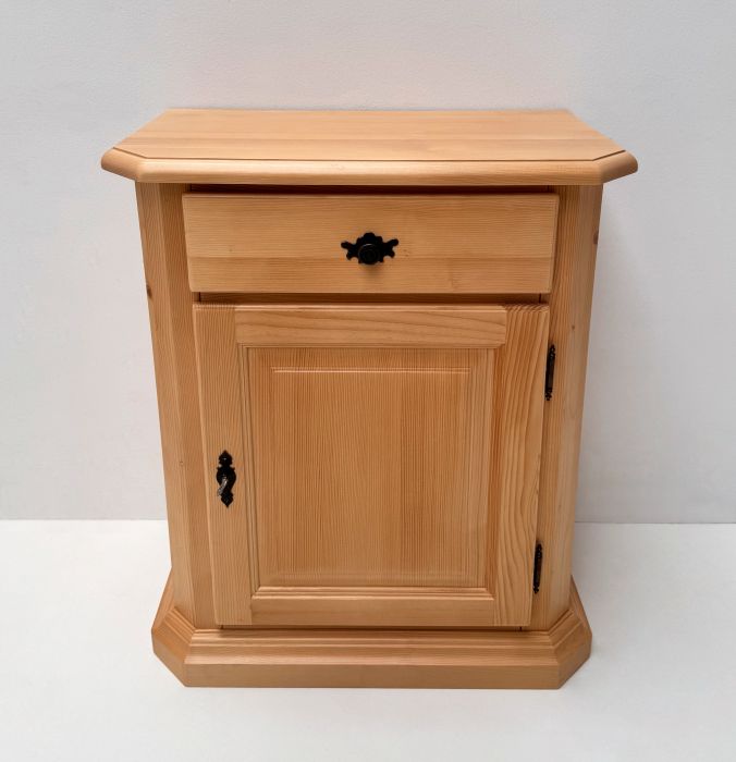 Anrichte Kommode Füssen, Tölz mit Sockel, Ecken abgeschrägt,  1-trg.,DIN rechts, 1 Schubladen