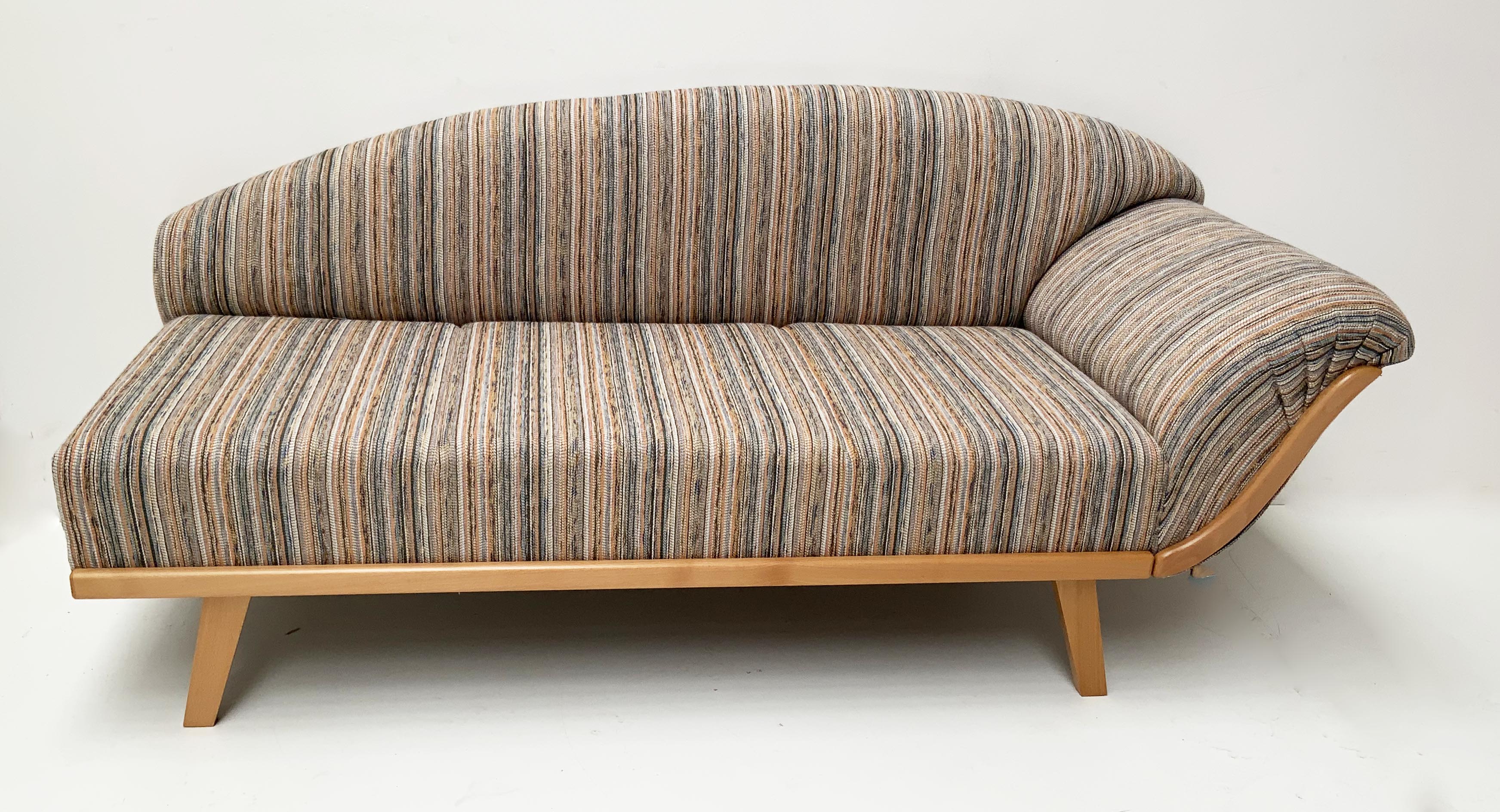 Küchencouch LINA, Kopfteil rechts, Salzburg MUnzert, 38 Lagerstoffe preisgleich